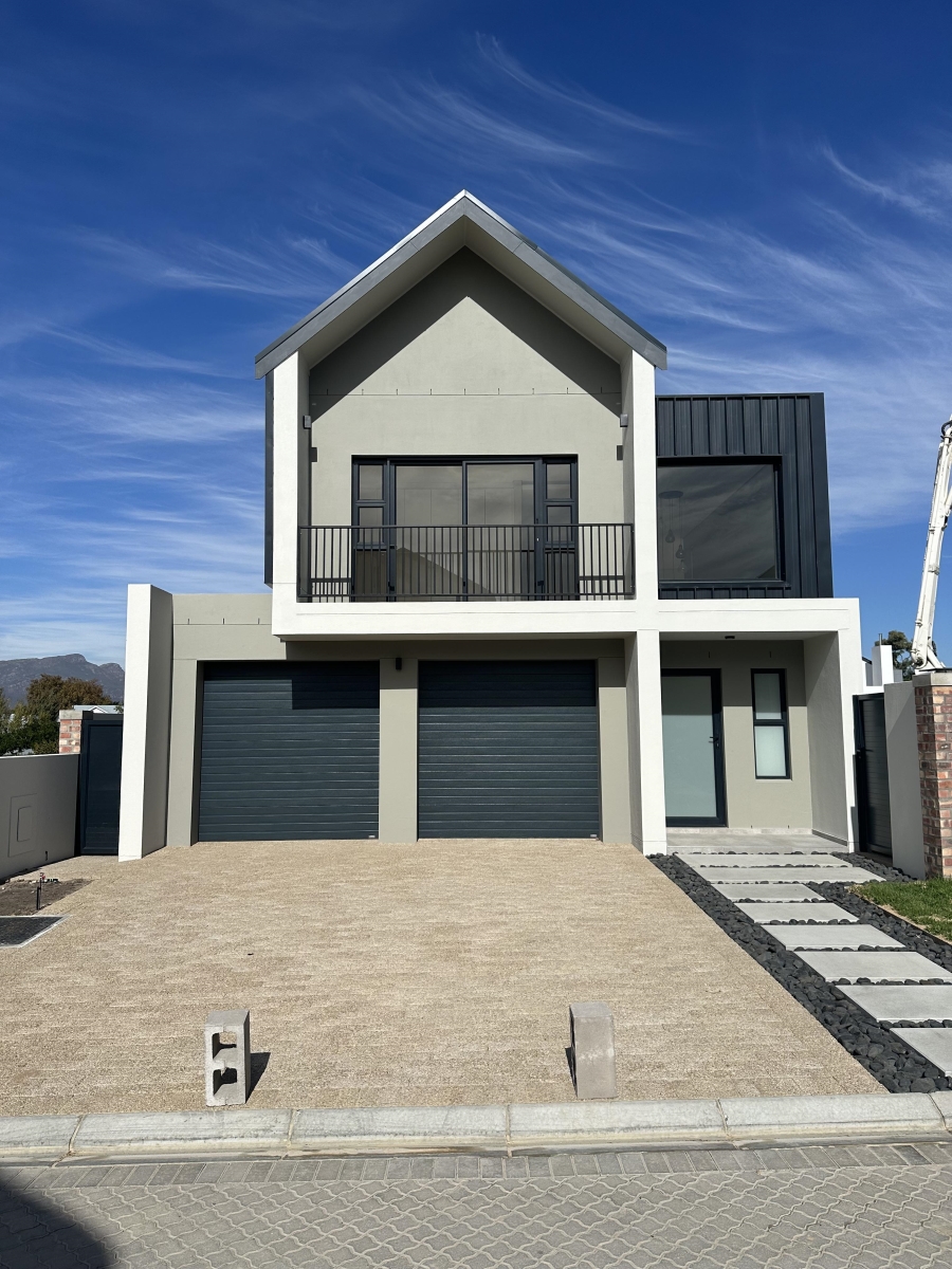 3 Bedroom Property for Sale in Lemoenkloof Western Cape